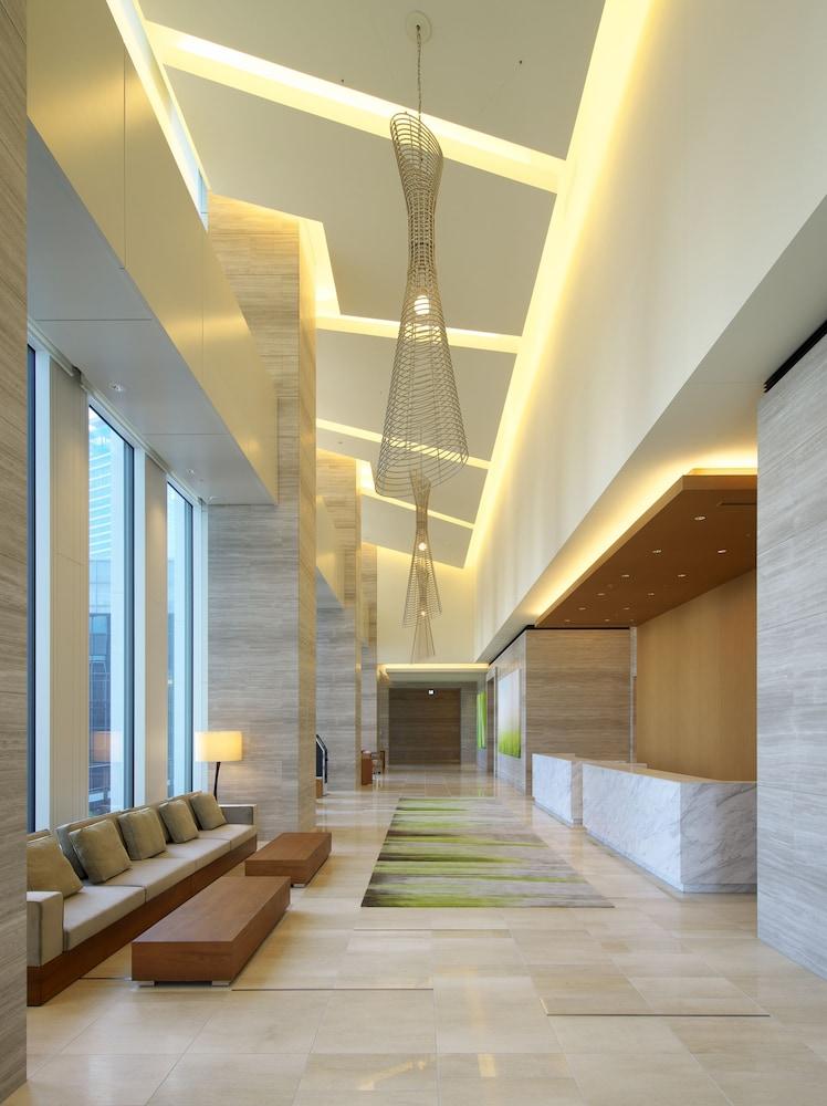 Jr Gate Tower Hotel 4*